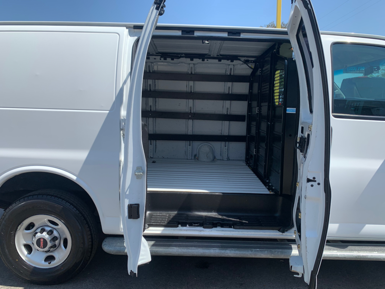 GMC Savana Cargo Van RWD 2500 135" 2019