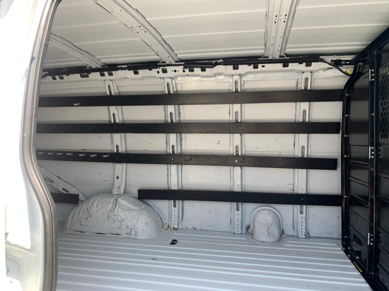 GMC Savana Cargo Van RWD 2500 135" 2019