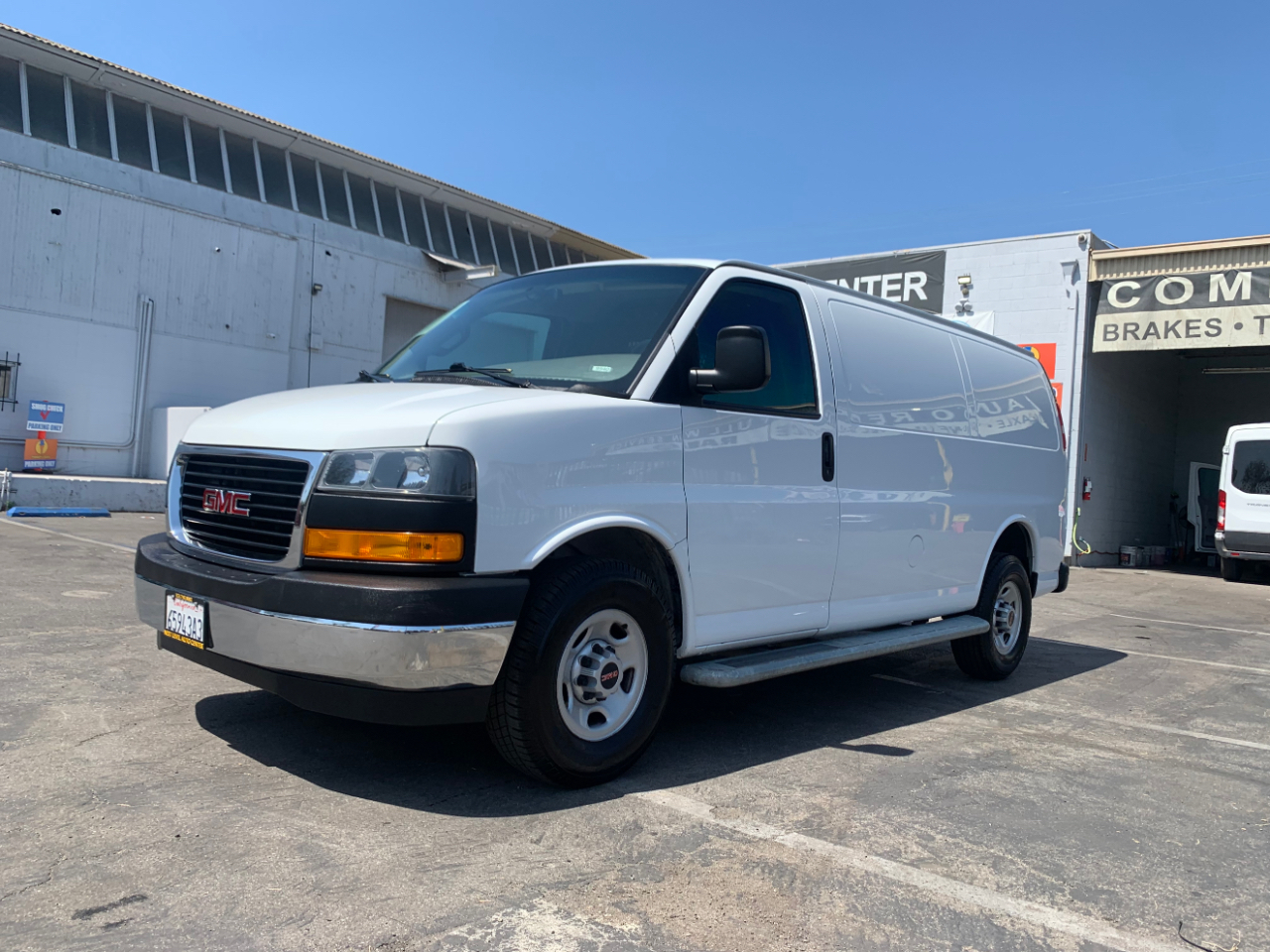 GMC Savana Cargo Van RWD 2500 135" 2019