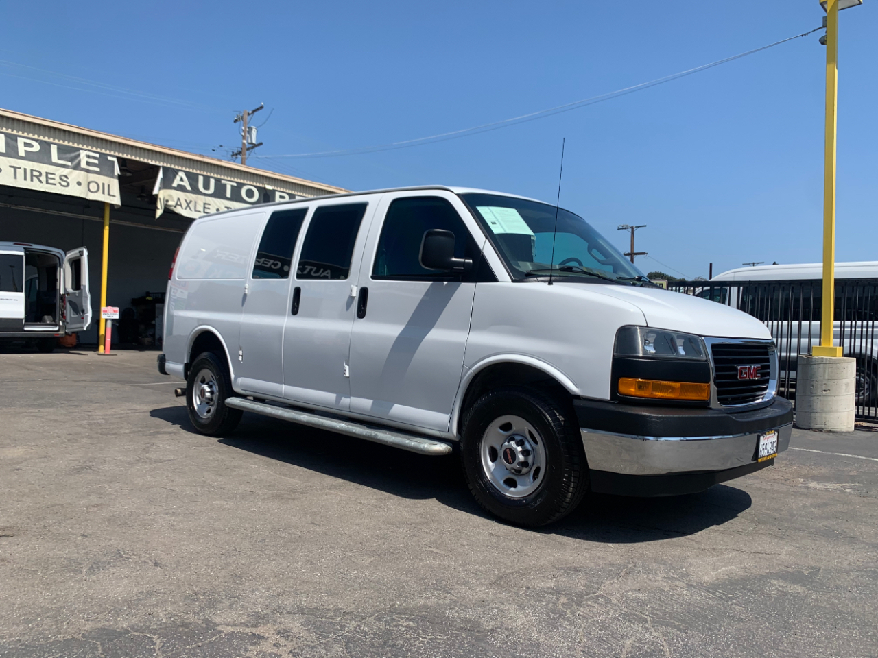 GMC Savana Cargo Van RWD 2500 135" 2019