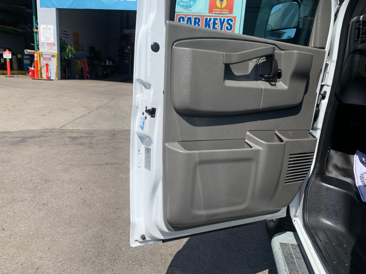GMC Savana Cargo Van RWD 2500 135" 2019