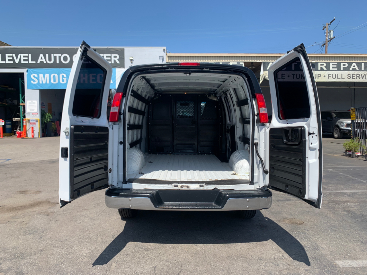 GMC Savana Cargo Van RWD 2500 135" 2019