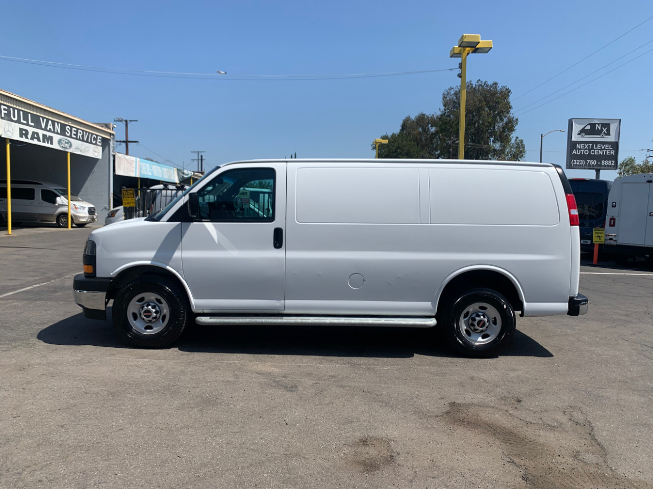 GMC Savana Cargo Van RWD 2500 135" 2019