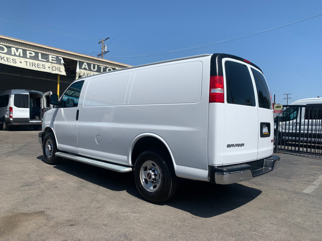GMC Savana Cargo Van RWD 2500 135" 2019