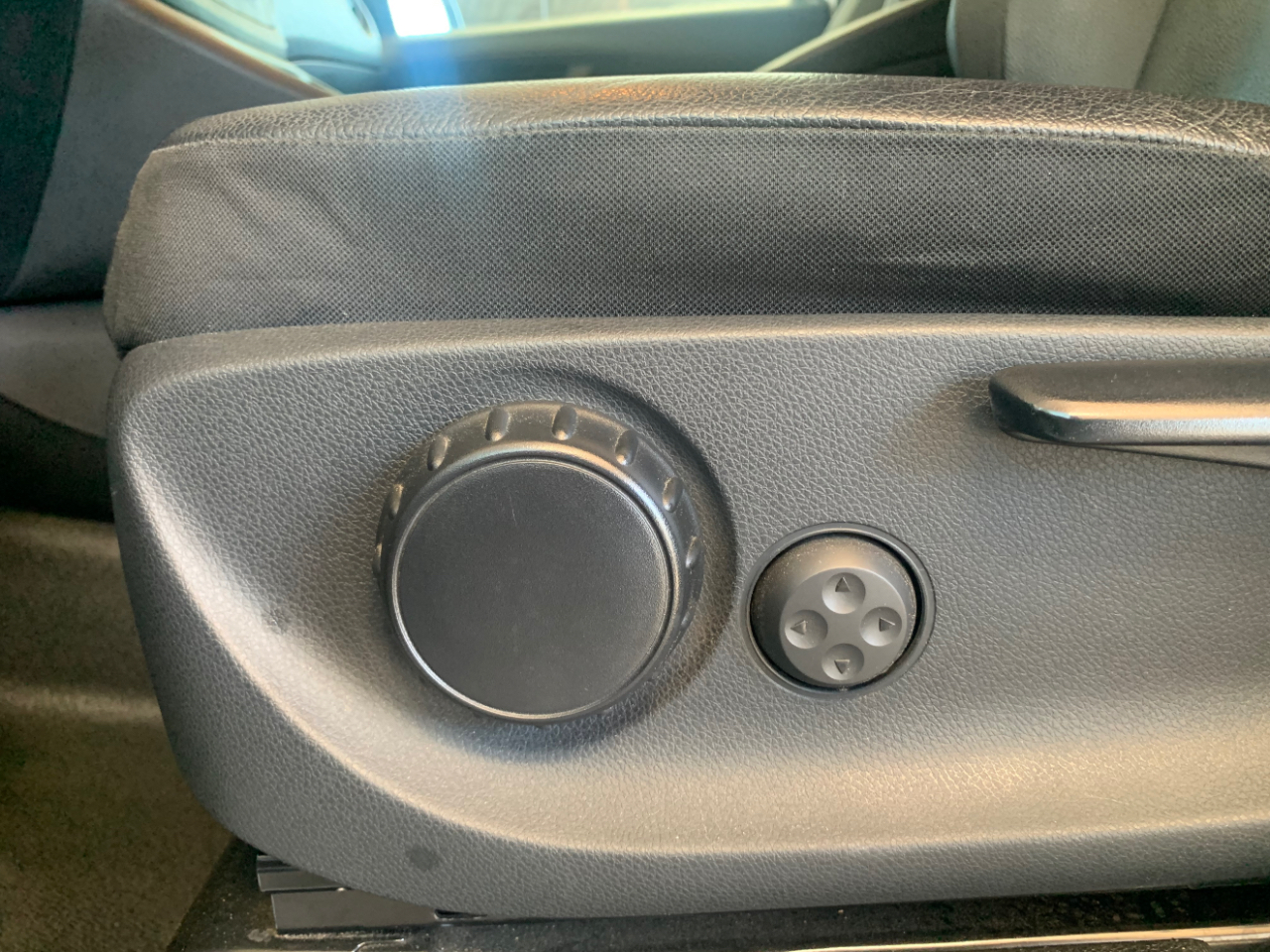Mercedes-Benz Metris Cargo Van Standard Roof 135" Wheelbase 2022
