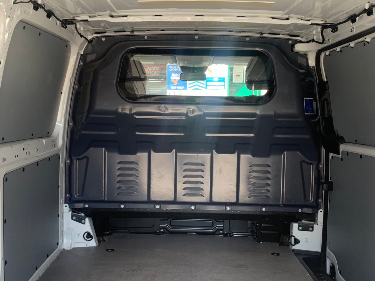 Mercedes-Benz Metris Cargo Van Standard Roof 135" Wheelbase 2022