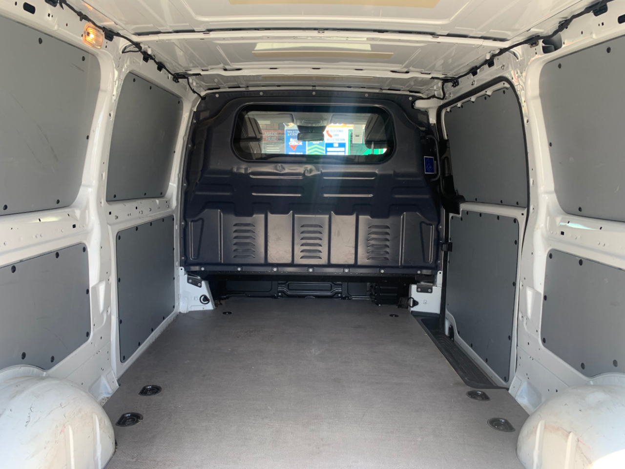 Mercedes-Benz Metris Cargo Van Standard Roof 135" Wheelbase 2022