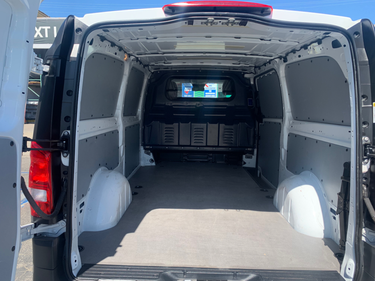 Mercedes-Benz Metris Cargo Van Standard Roof 135" Wheelbase 2022