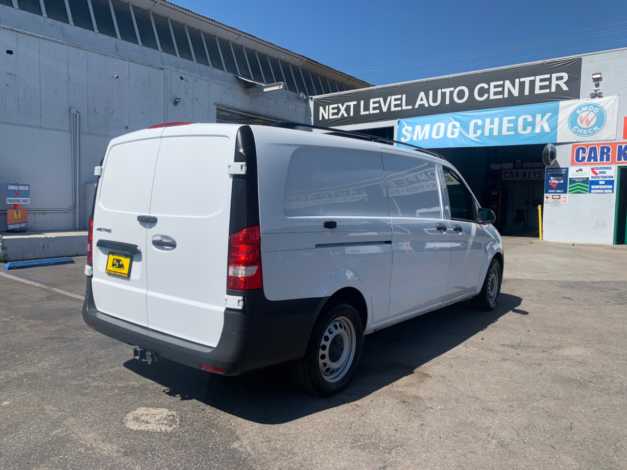 Mercedes-Benz Metris Cargo Van Standard Roof 135" Wheelbase 2022