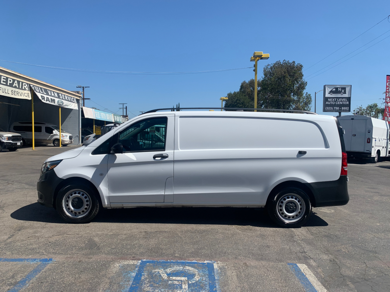 Mercedes-Benz Metris Cargo Van Standard Roof 135" Wheelbase 2022