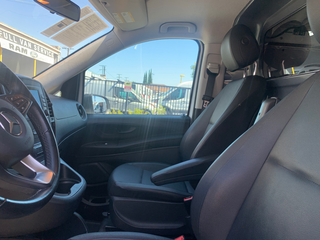 Mercedes-Benz Metris Cargo Van Standard Roof 135" Wheelbase 2022