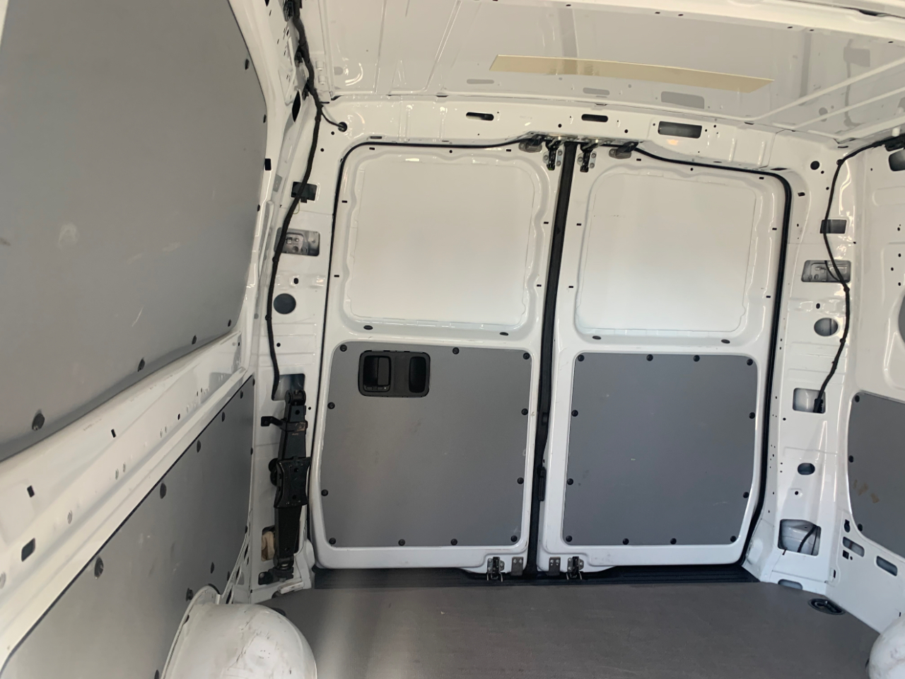 Mercedes-Benz Metris Cargo Van Standard Roof 135" Wheelbase 2022