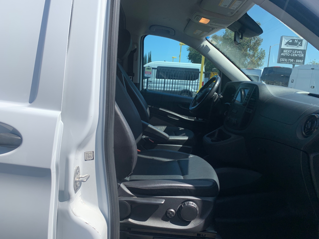 Mercedes-Benz Metris Cargo Van Standard Roof 135" Wheelbase 2022