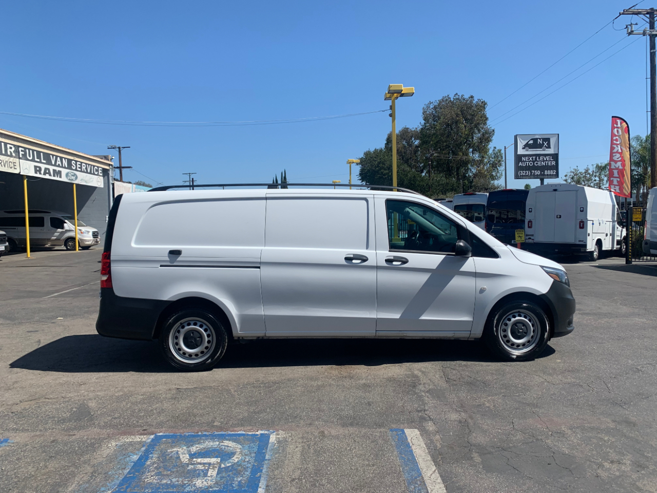 Mercedes-Benz Metris Cargo Van Standard Roof 135" Wheelbase 2022