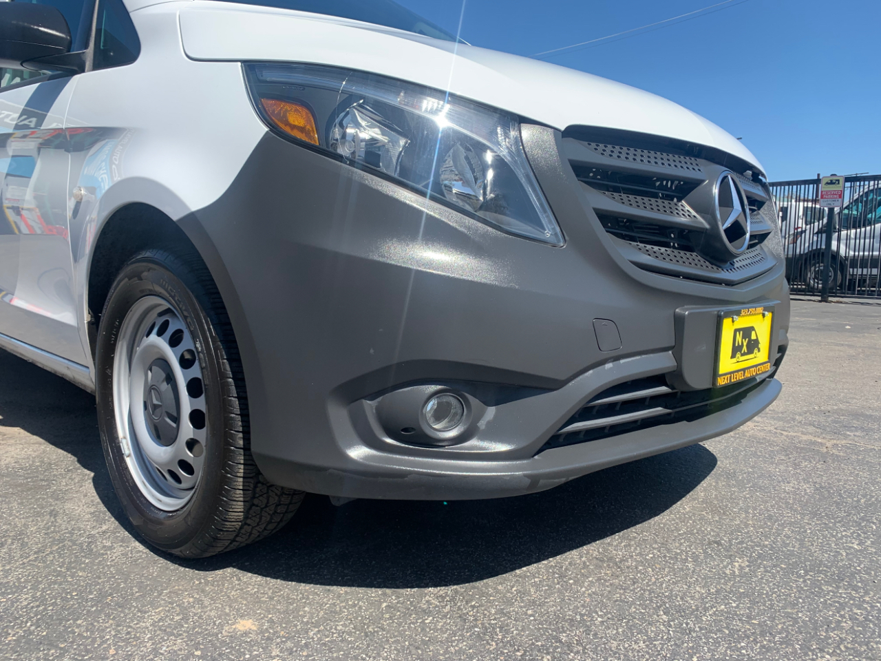 Mercedes-Benz Metris Cargo Van Standard Roof 135" Wheelbase 2022