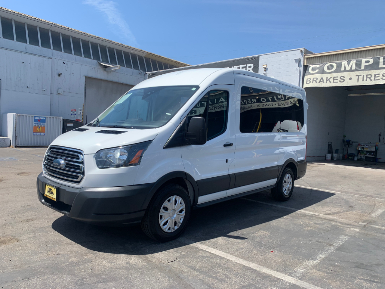 Ford Transit Wagon T-150 130" Med Roof XLT Sliding RH Dr 2015