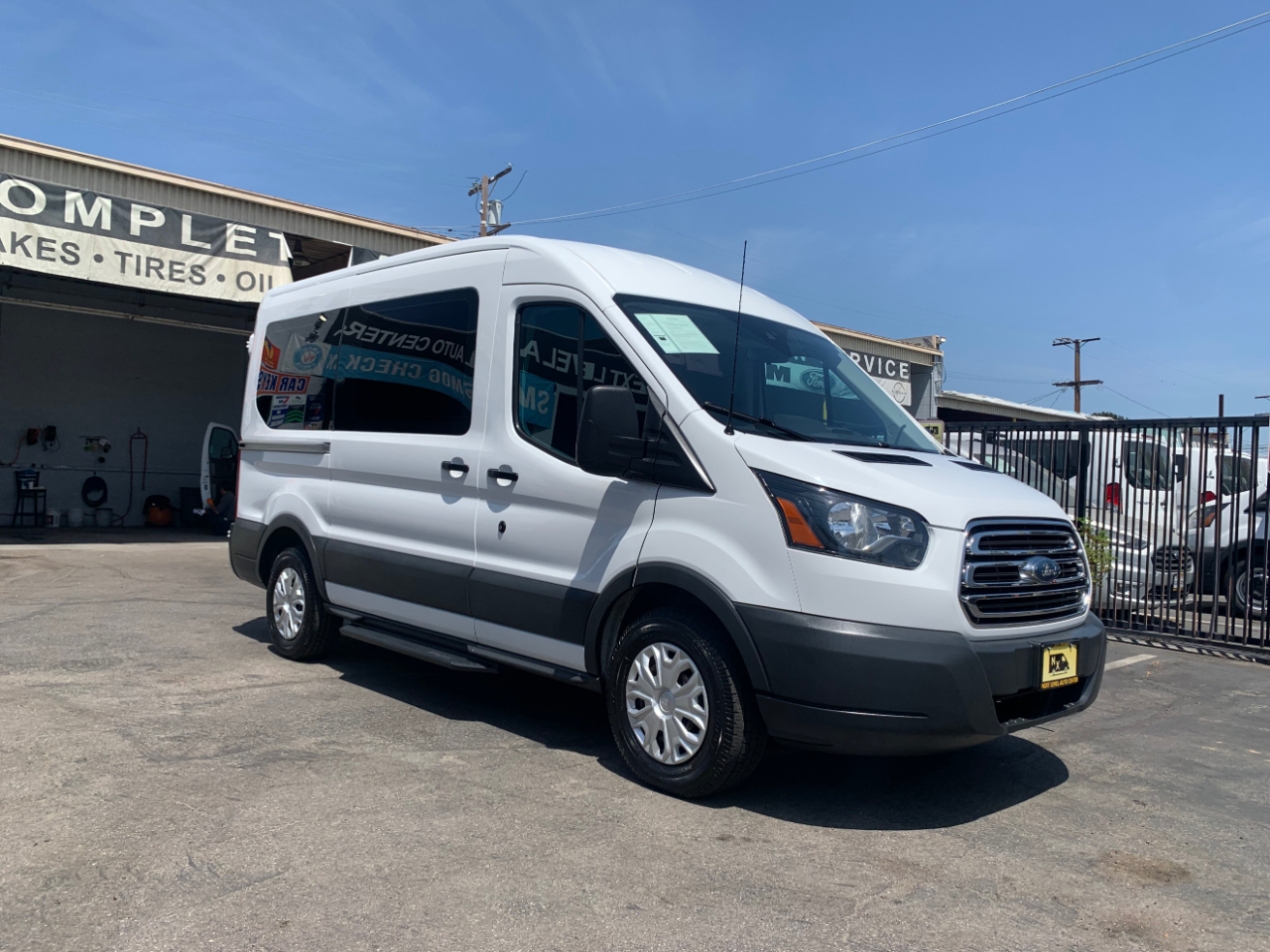 Ford Transit Wagon T-150 130" Med Roof XLT Sliding RH Dr 2015