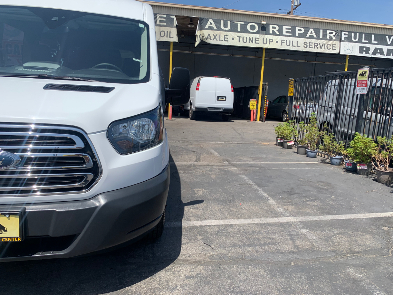 Ford Transit Wagon T-150 130" Med Roof XLT Sliding RH Dr 2015