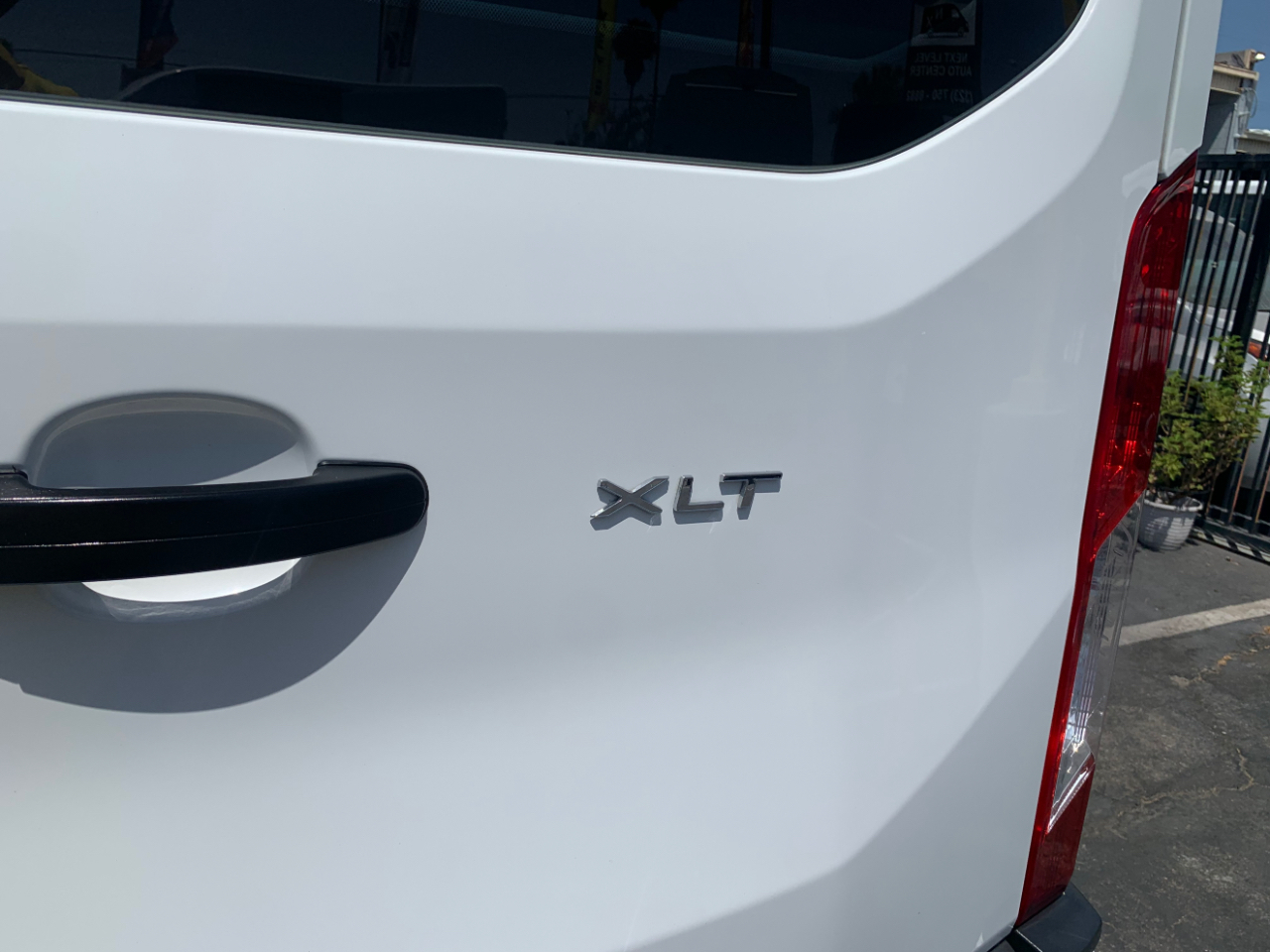Ford Transit Wagon T-150 130" Med Roof XLT Sliding RH Dr 2015