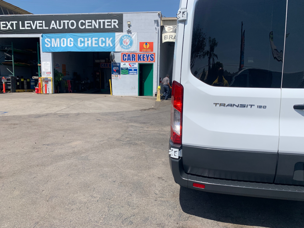 Ford Transit Wagon T-150 130" Med Roof XLT Sliding RH Dr 2015
