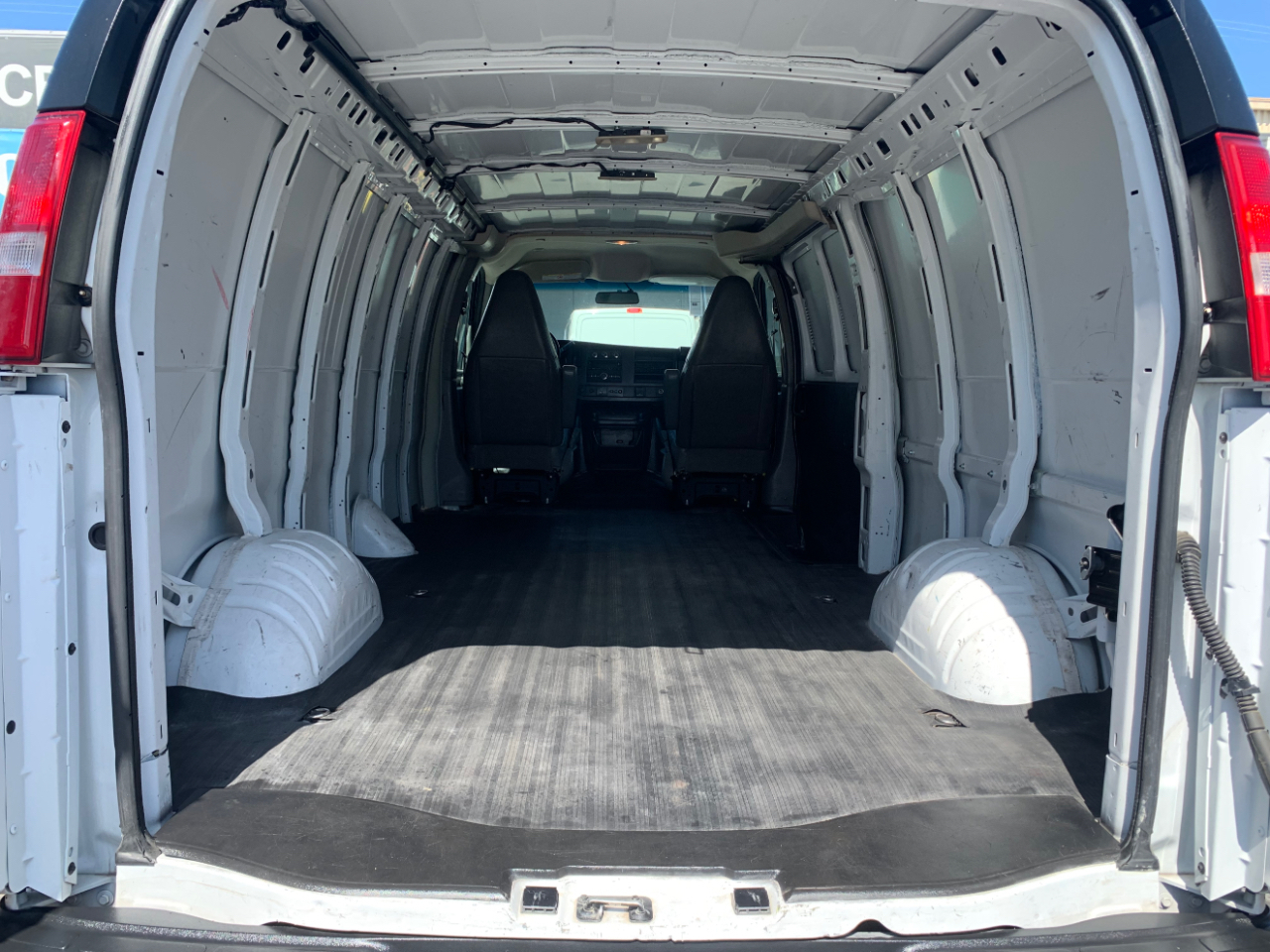 GMC Savana Cargo Van RWD 2500 155" 2023