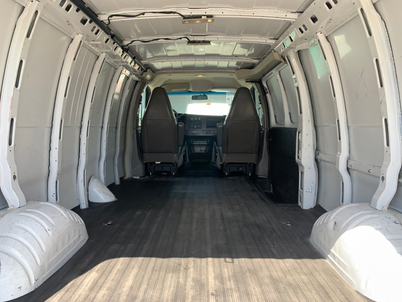 GMC Savana Cargo Van RWD 2500 155" 2023