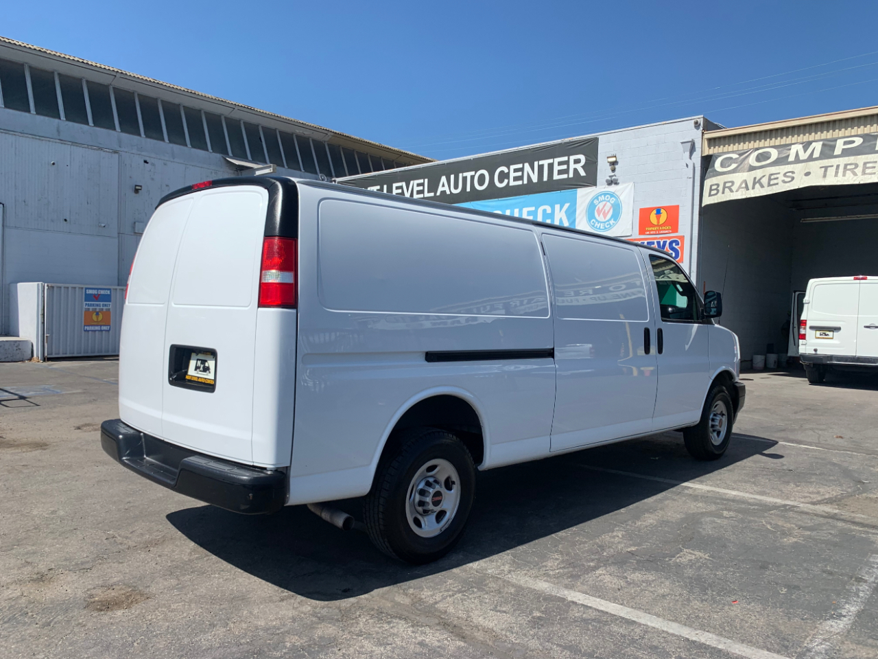 GMC Savana Cargo Van RWD 2500 155" 2023