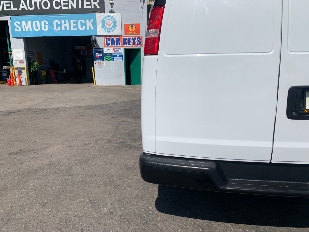 GMC Savana Cargo Van RWD 2500 155" 2023