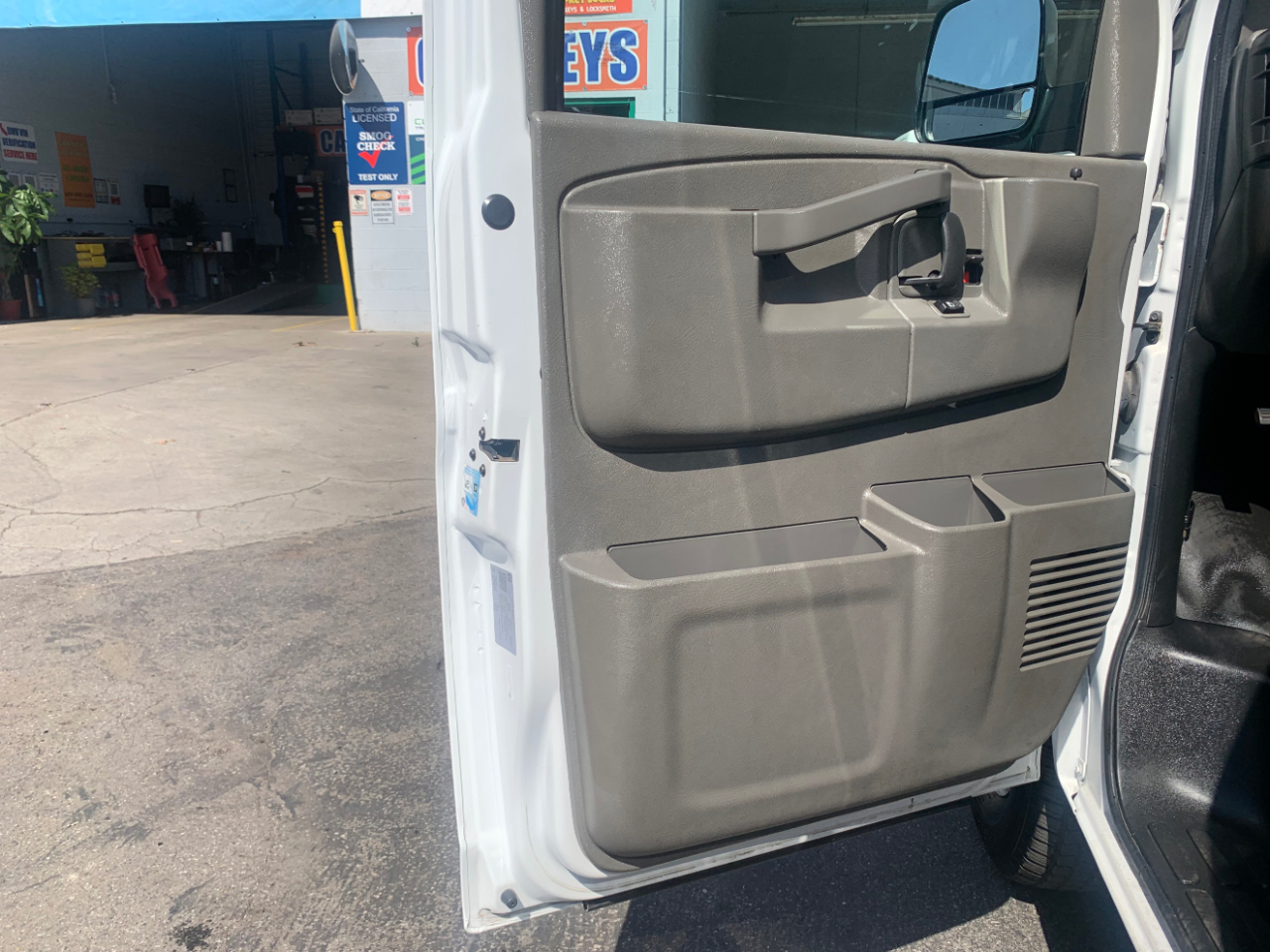 GMC Savana Cargo Van RWD 2500 155" 2023