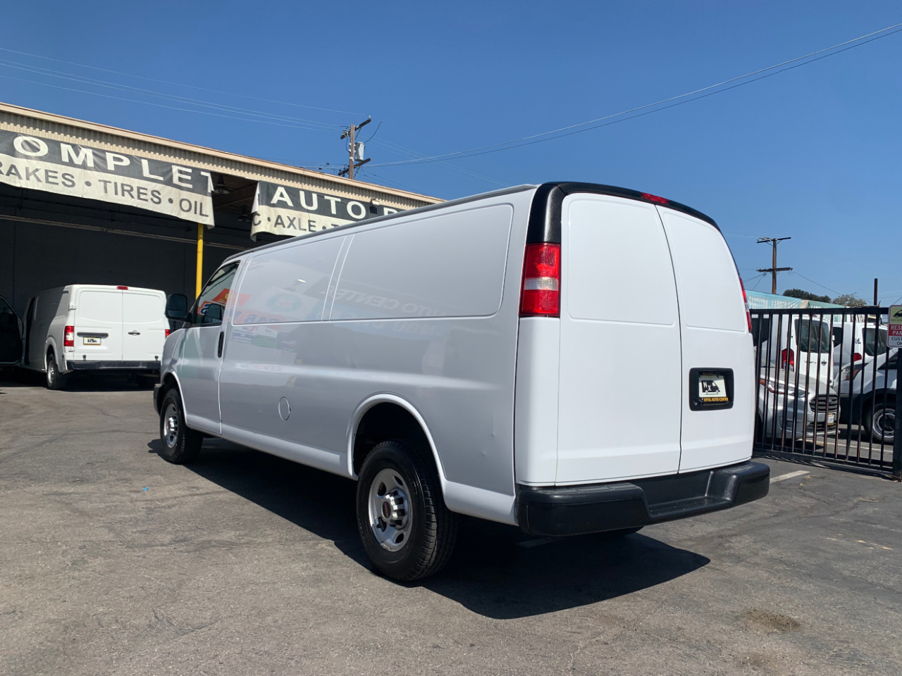 GMC Savana Cargo Van RWD 2500 155" 2023