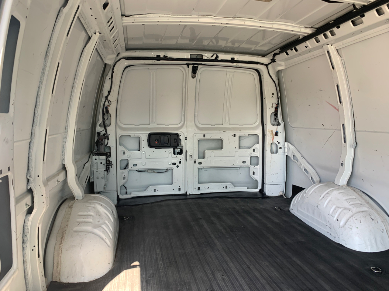 GMC Savana Cargo Van RWD 2500 155" 2023