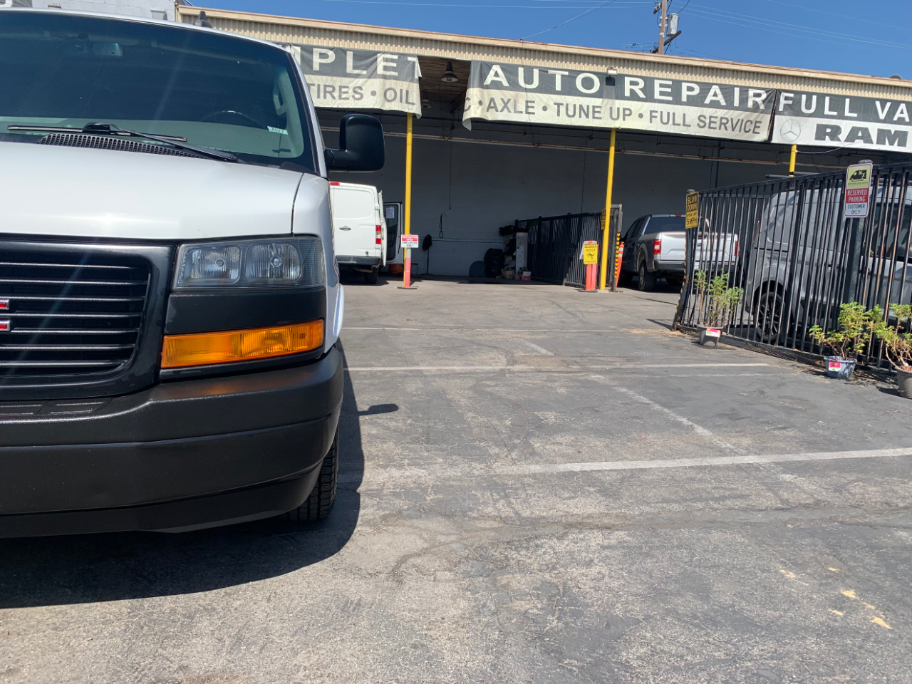 GMC Savana Cargo Van RWD 2500 155" 2023