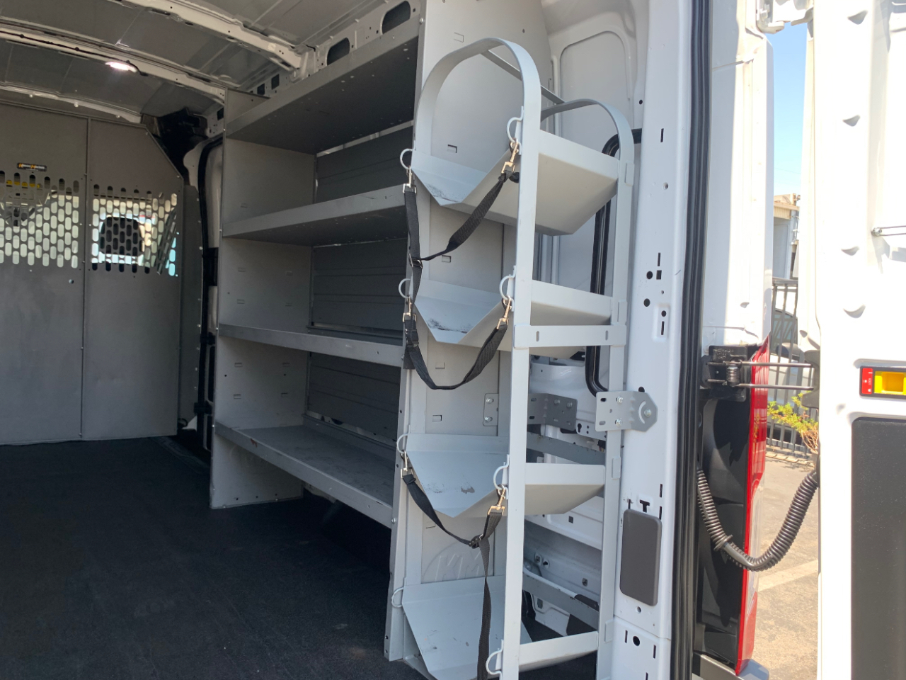 Ford Transit Cargo Van T-250 148" Med Rf 9070 GVWR RWD 2022