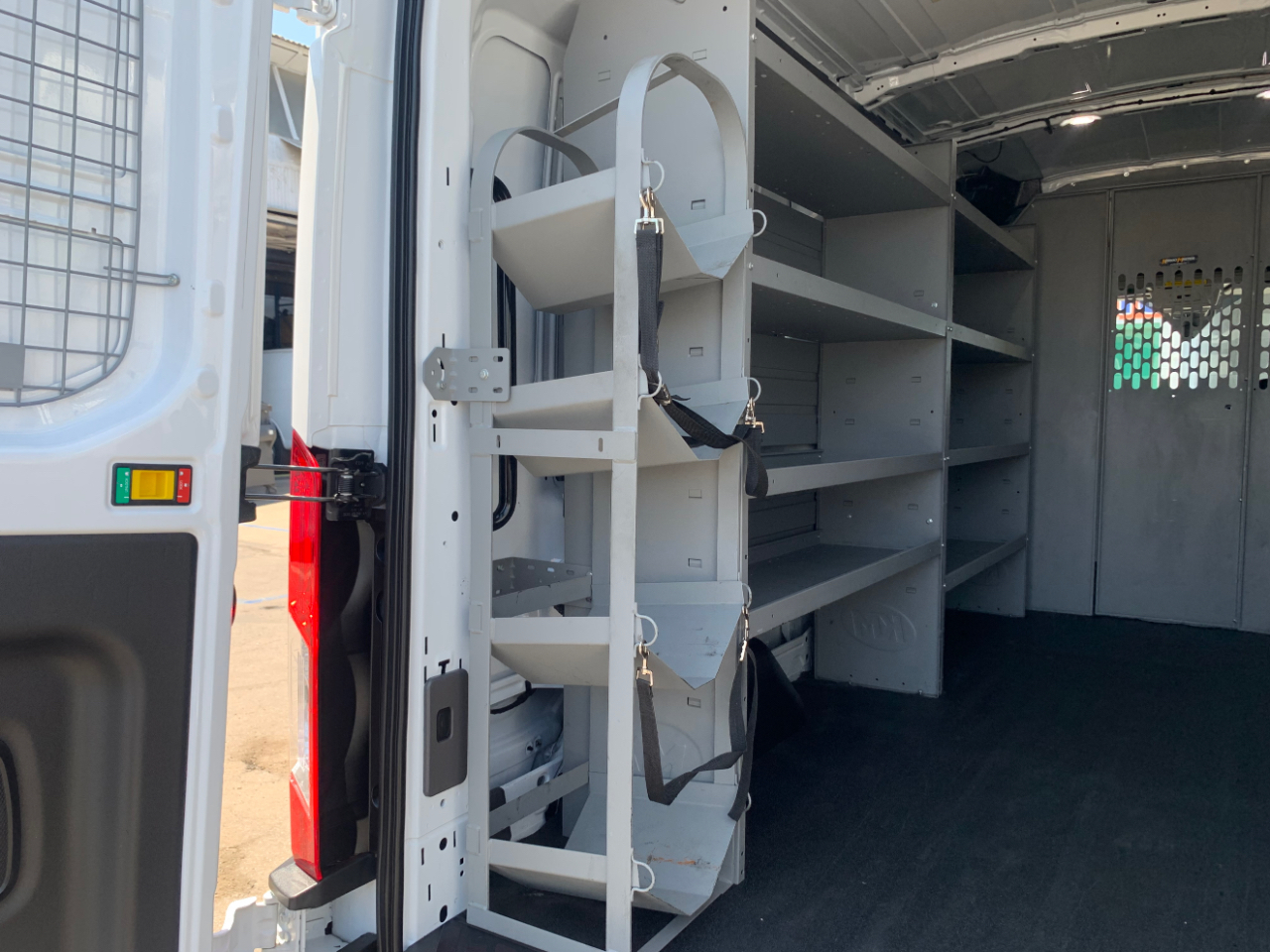 Ford Transit Cargo Van T-250 148" Med Rf 9070 GVWR RWD 2022
