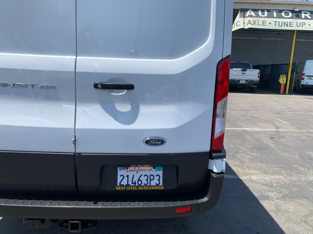 Ford Transit Cargo Van T-250 148" Med Rf 9070 GVWR RWD 2022