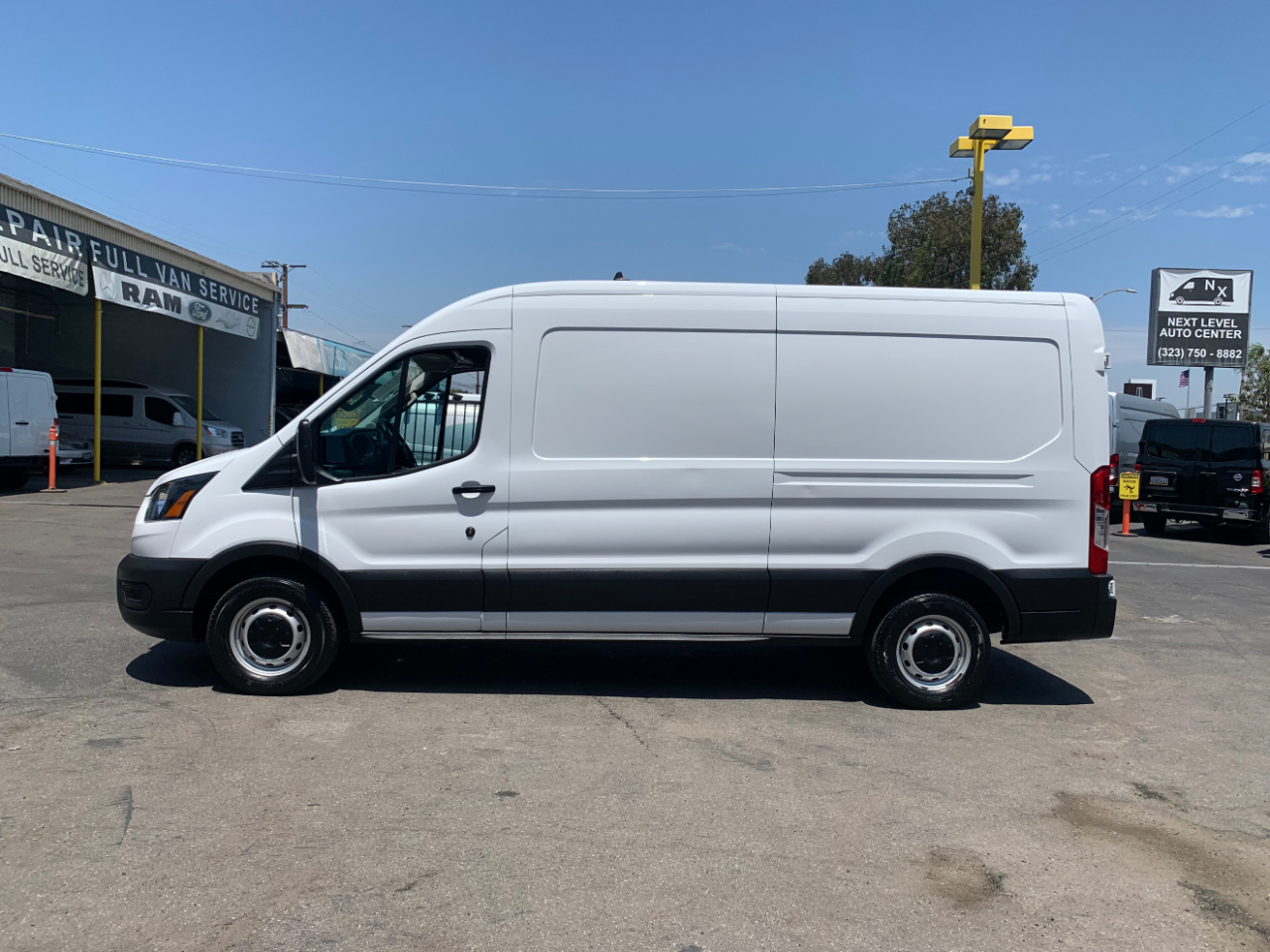 Ford Transit Cargo Van T-250 148" Med Rf 9070 GVWR RWD 2022