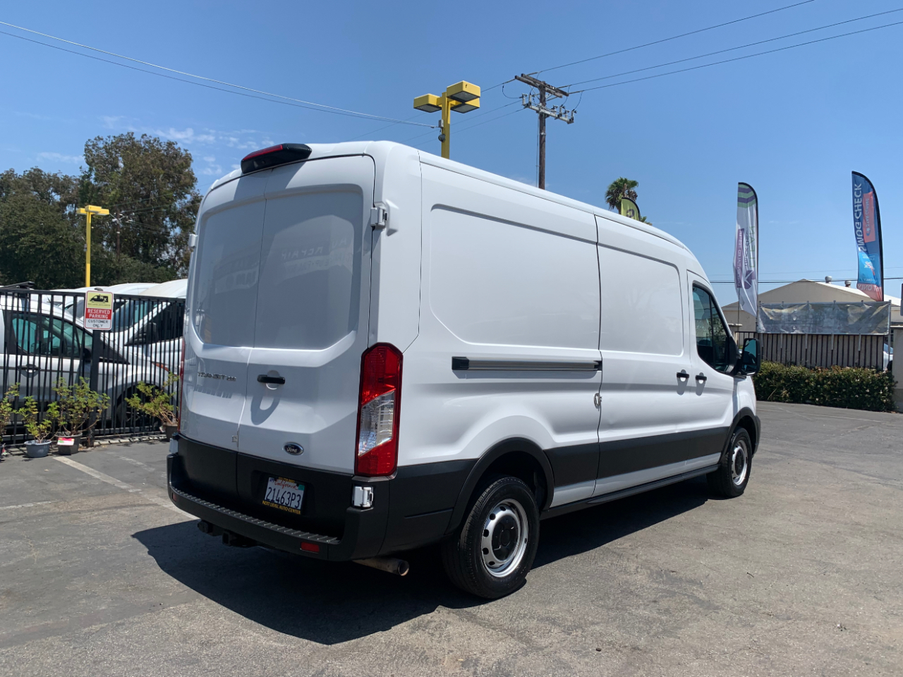 Ford Transit Cargo Van T-250 148" Med Rf 9070 GVWR RWD 2022
