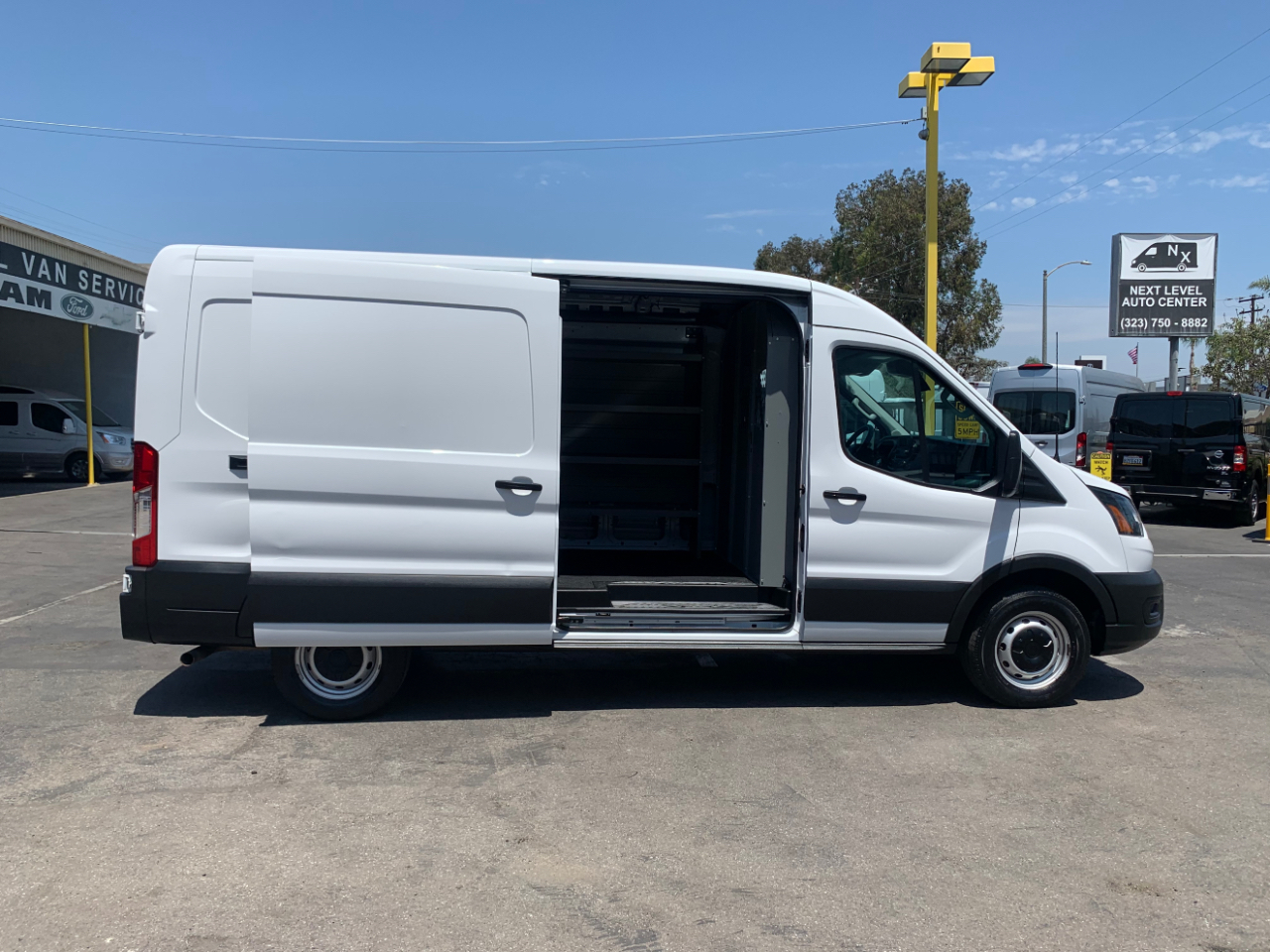 Ford Transit Cargo Van T-250 148" Med Rf 9070 GVWR RWD 2022