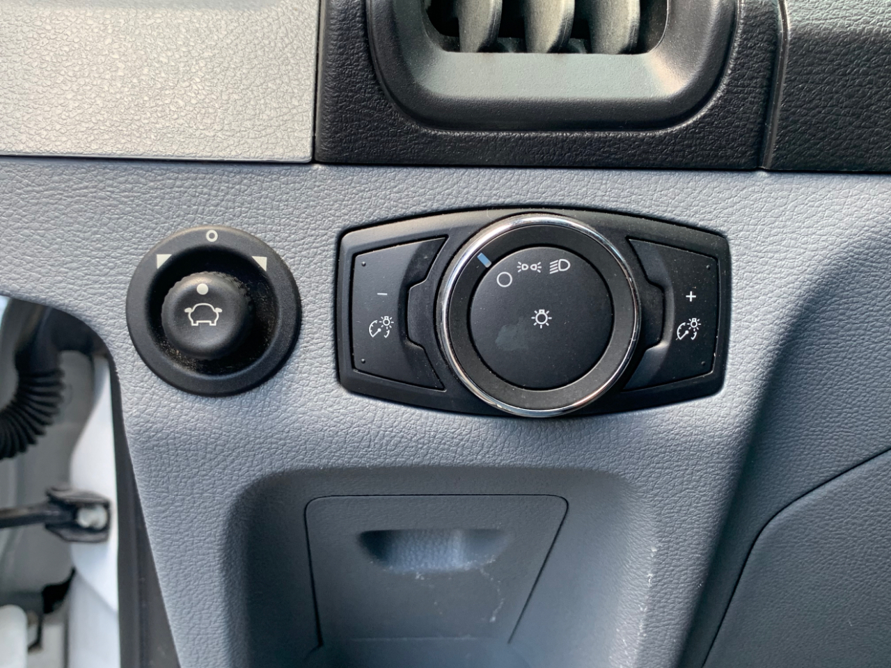 Ford Transit Passenger Wagon T-150 130" Low Roof XLT Sliding RH Dr 2019