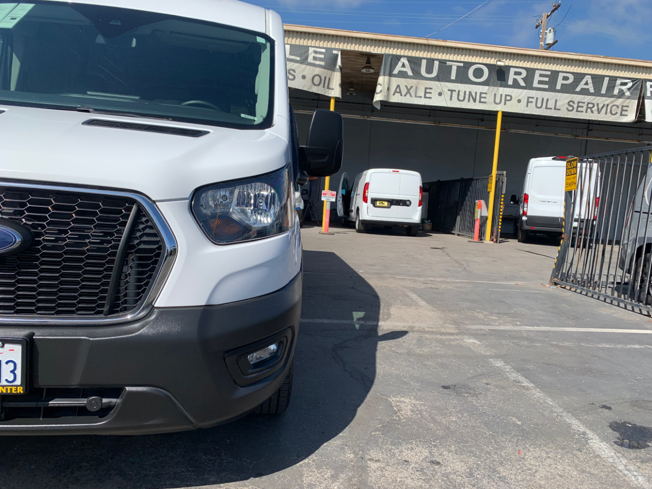 Ford Transit Cargo Van T-150 148" Med Rf 8670 GVWR RWD 2022