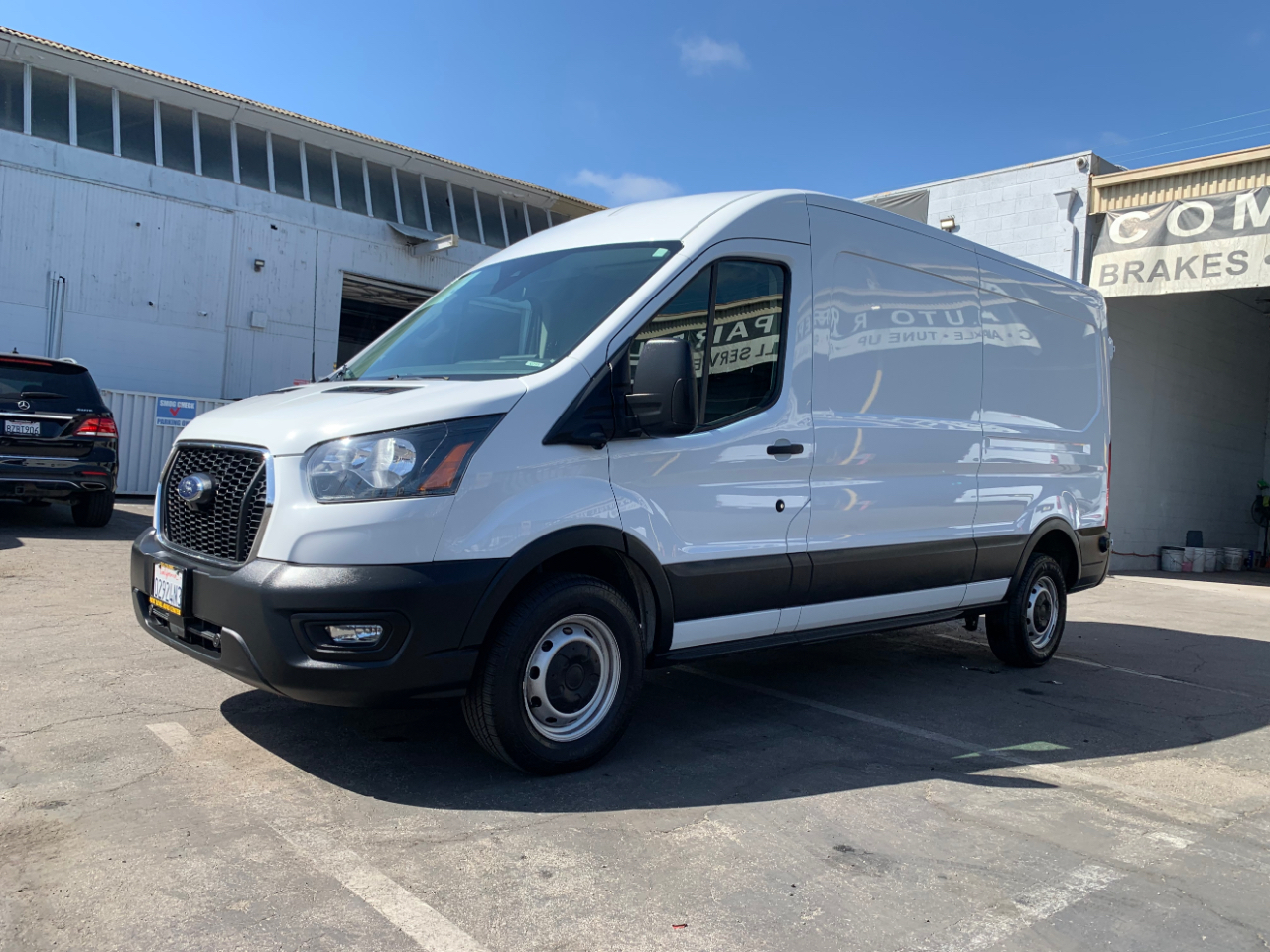 Ford Transit Cargo Van T-150 148" Med Rf 8670 GVWR RWD 2022