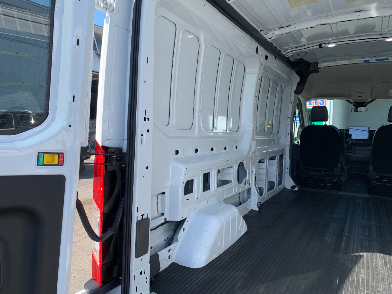 Ford Transit Cargo Van T-150 148" Med Rf 8670 GVWR RWD 2022