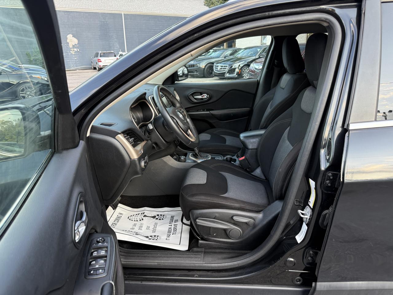 Jeep Cherokee 4WD 4dr Latitude 2014