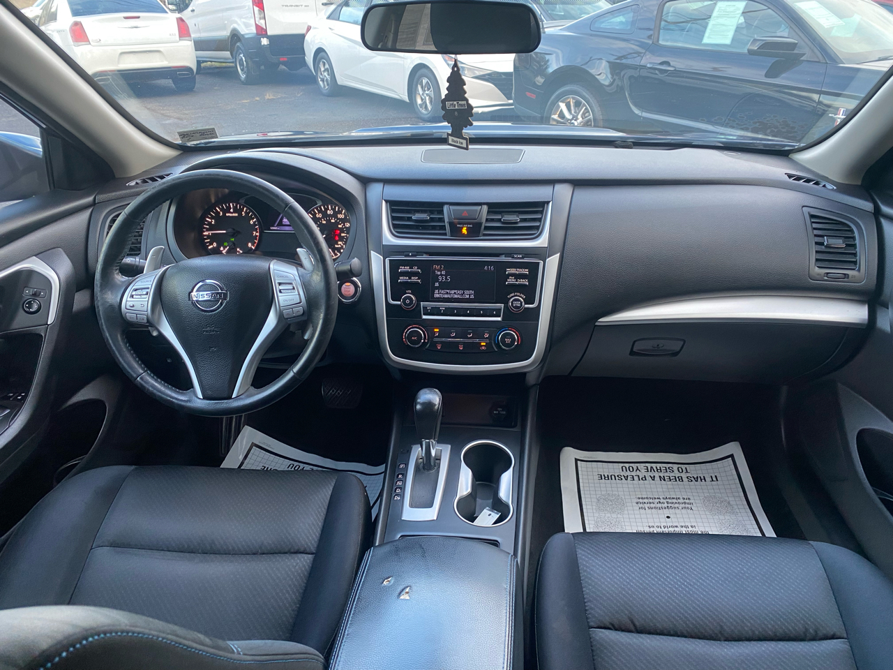 Nissan Altima 2.5 SR Sedan 2017