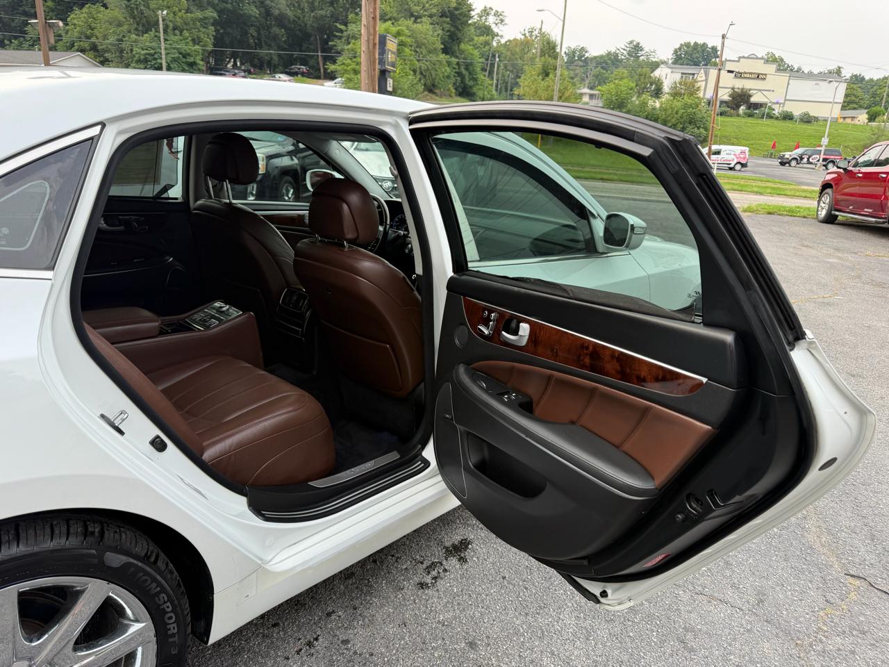 Hyundai Equus 4dr Sdn Ultimate 2013