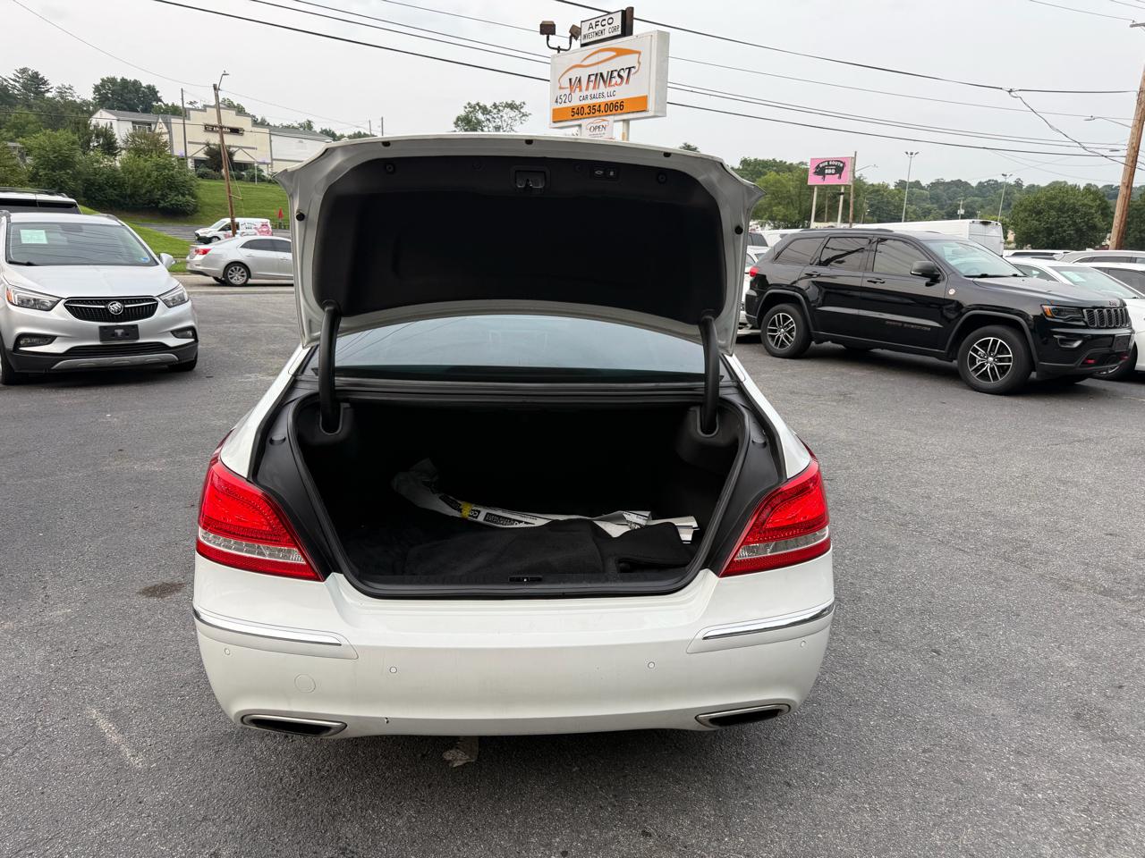 Hyundai Equus 4dr Sdn Ultimate 2013