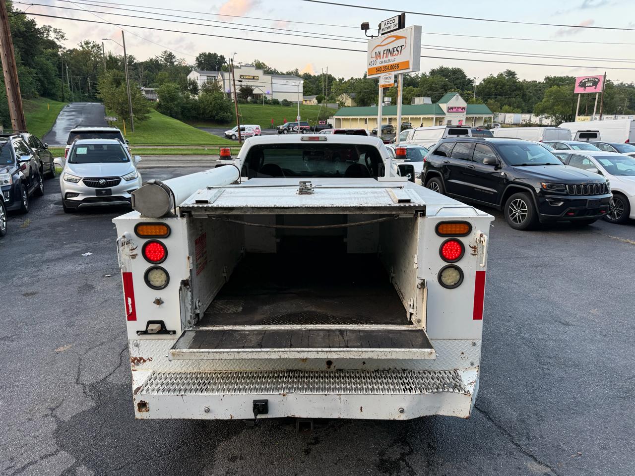 Ford Super Duty F-350 SRW 2WD Reg Cab 137" XLT 2010