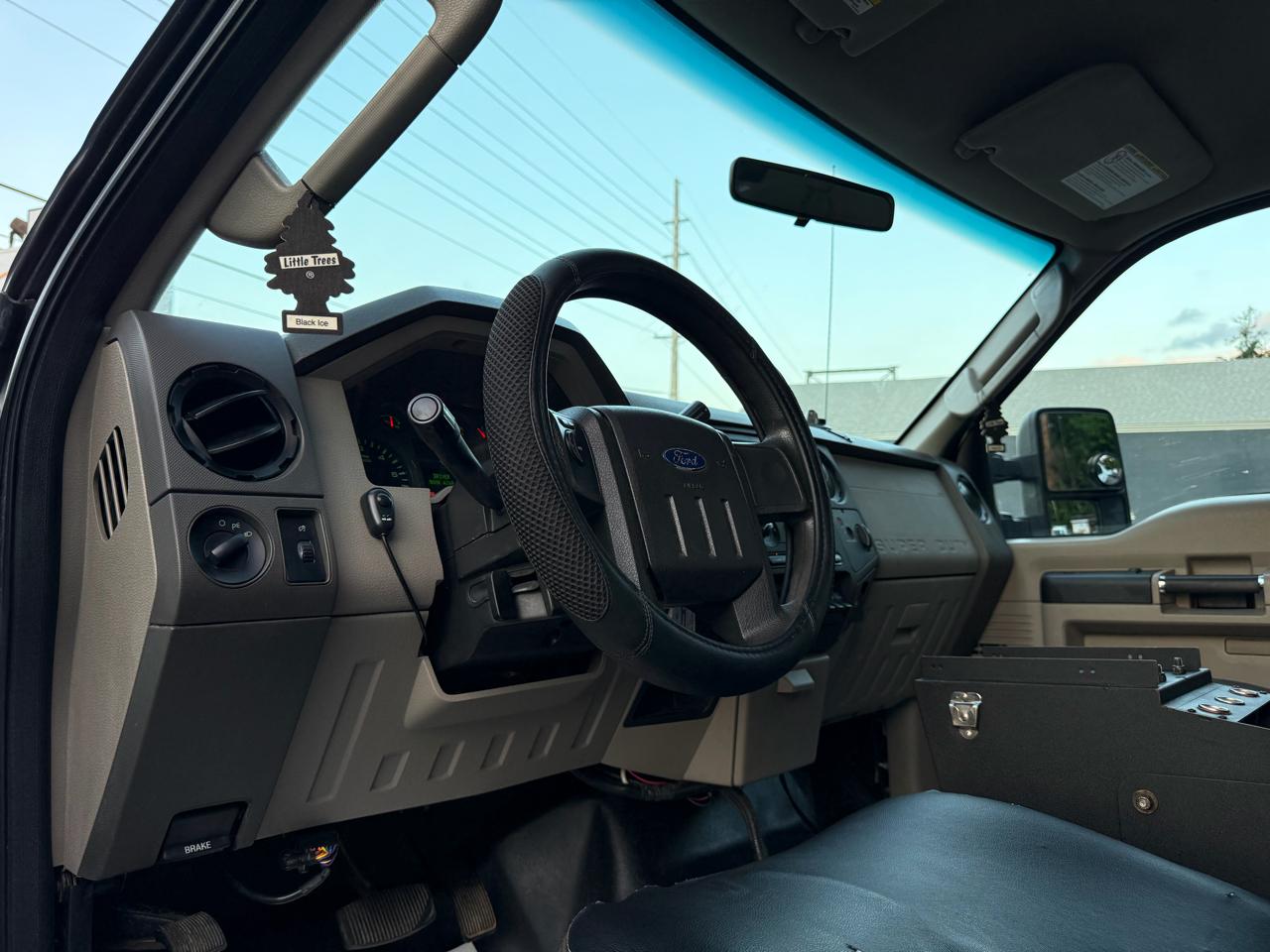 Ford Super Duty F-350 SRW 2WD Reg Cab 137" XLT 2010