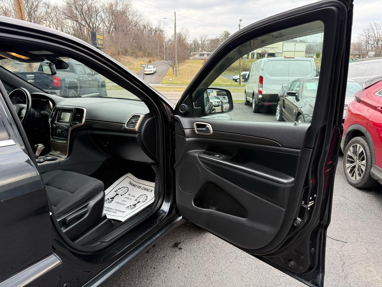 Jeep Grand Cherokee 4WD 4dr Laredo 2016