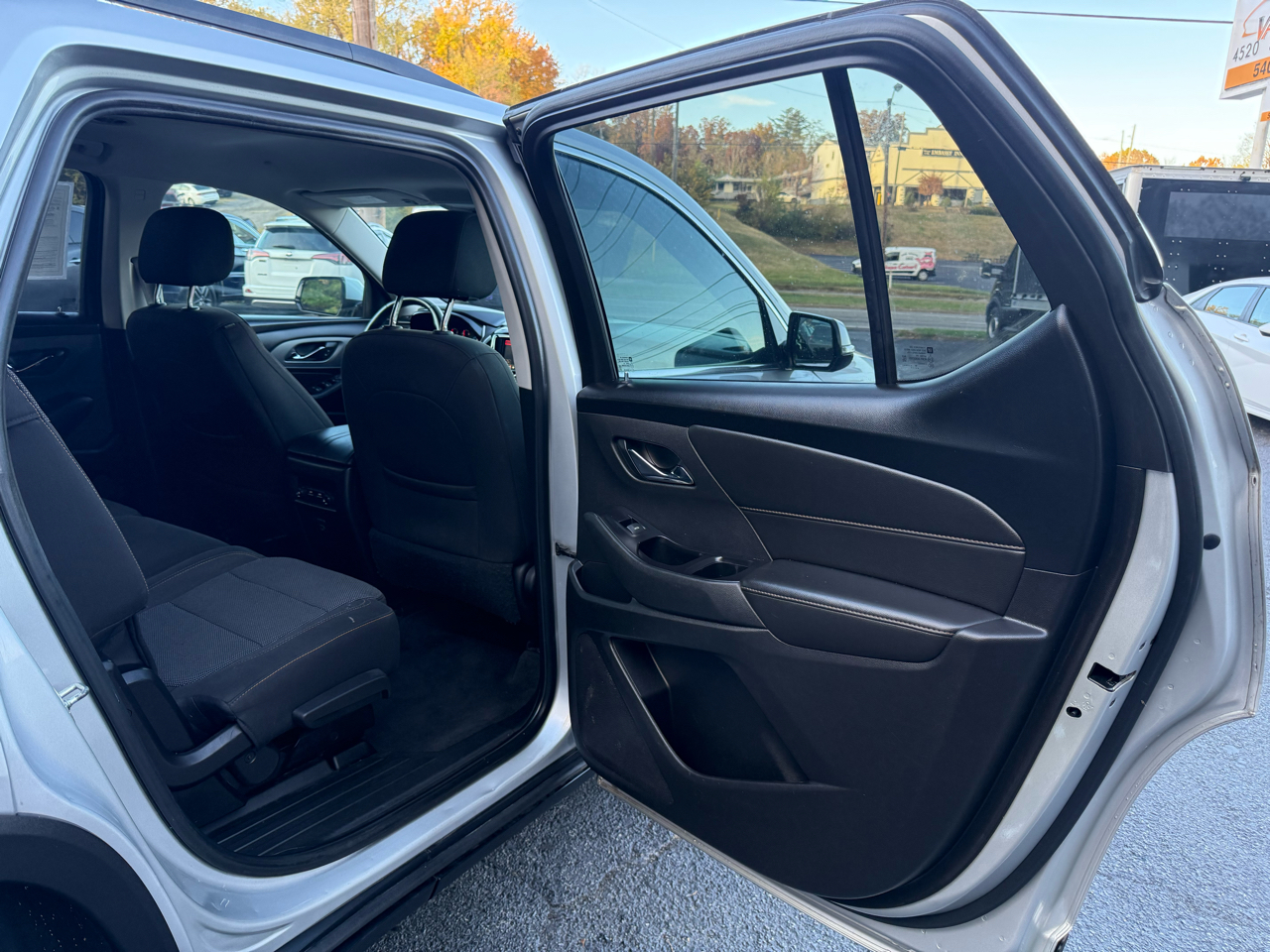 Chevrolet Traverse FWD 4dr LT Cloth w/1LT 2020